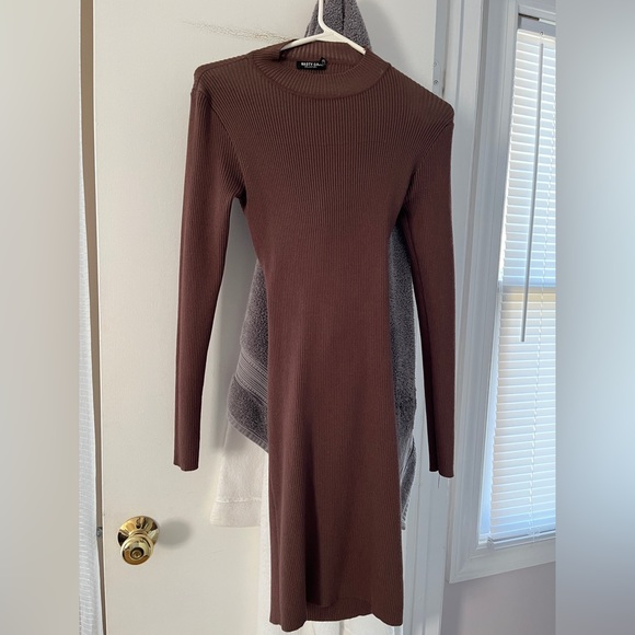 Ribbed Midi Dresses - Picture 3 of 5